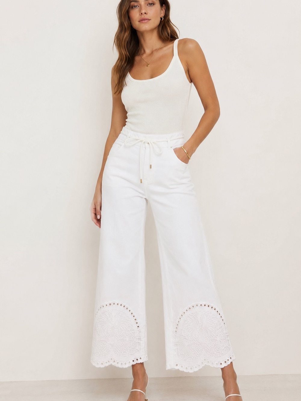 NWT OAT New York White Embroidered Eyelet High Rise Flare Jeans | Size 6/28